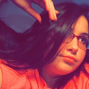 Meet your Posher, Alayna